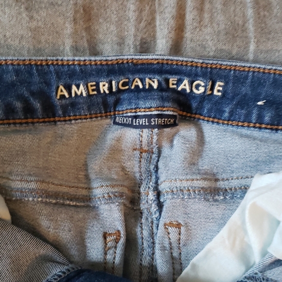 🌸2 for $40🌸 Ripped American Eagle jeans - Picture 4 of 4